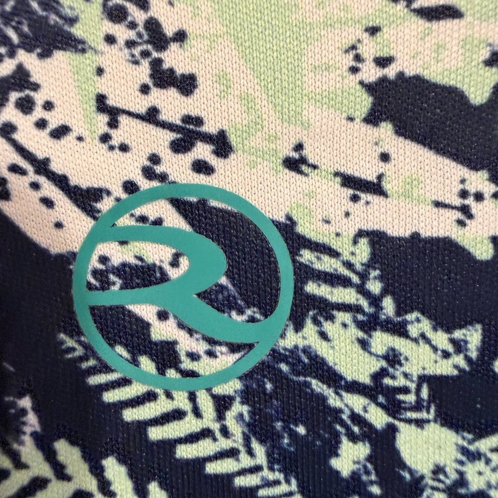 Reel Legends Blue Tropical Print Long Sleeve Athletic Rash Guard Top Size S - Picture 6 of 7